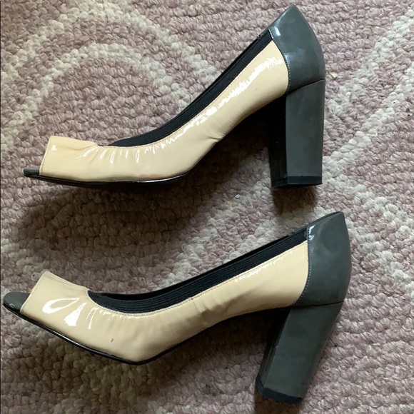 Nine West pumps in size 6.5. - Picture 2 of 6